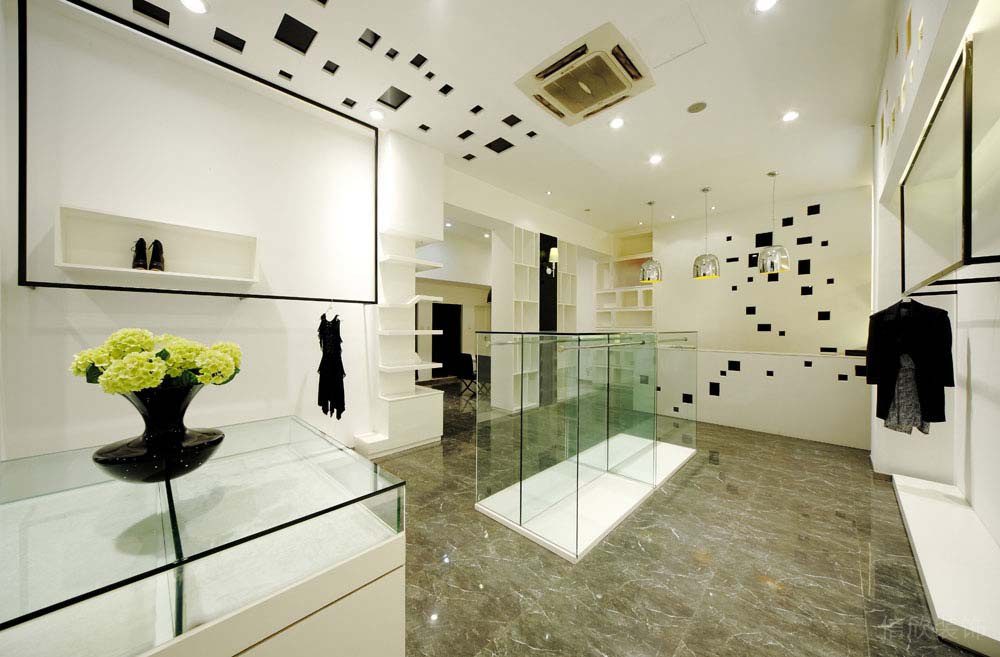 羅湖區服飾店裝修案例