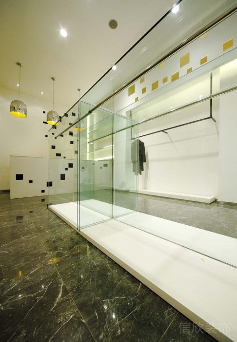 羅湖區服飾店裝修案例