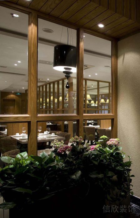 深圳鎮(zhèn)江餐廳300平方裝修設計 深圳鎮(zhèn)江餐廳300平方裝修設計