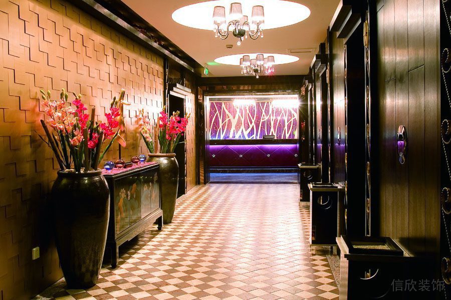 深圳南山港式茶餐廳裝修_過(guò)道