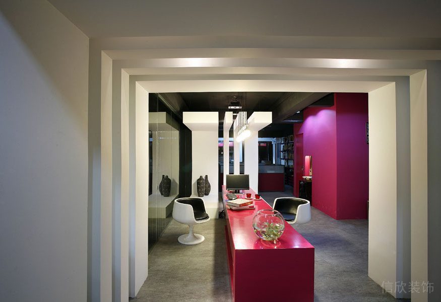 南山科技園現(xiàn)代辦公室裝修設(shè)計(jì)