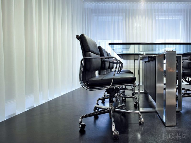 辦公室裝修灰色玻璃會(huì)議桌