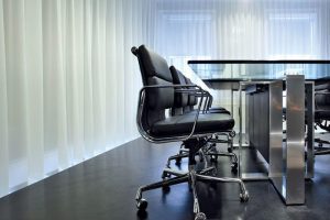 辦公室裝修會(huì)議室窗簾