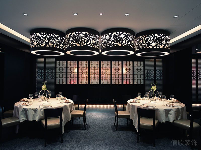 黑色調(diào)餐廳裝修