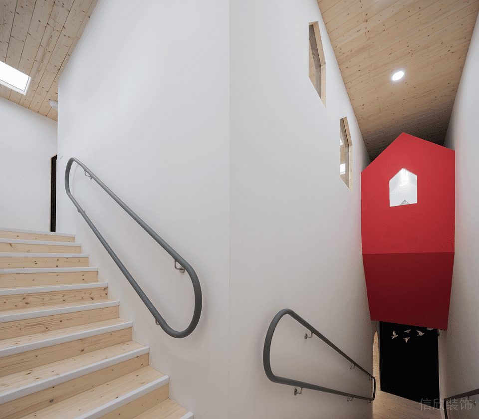 樓梯裝修設計木質環(huán)保防滑效果圖拐角交界處