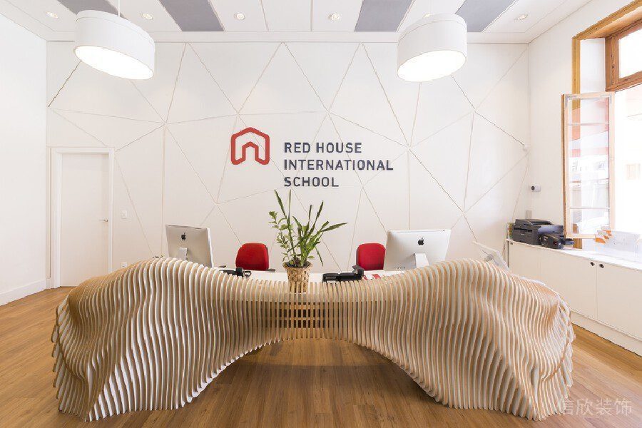 大廳休息區(qū)白色形象板金屬前臺(tái)桌