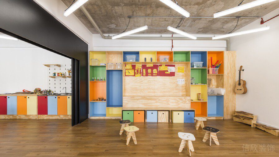 彩色墻柜設(shè)計(jì)木飾面幼兒教室音樂培訓(xùn)機(jī)構(gòu)裝修