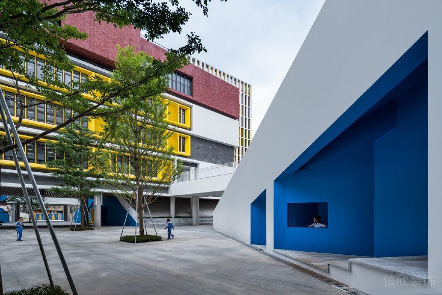 斜面現(xiàn)代撞色設(shè)計(jì)公共開放區(qū)域裝修圖