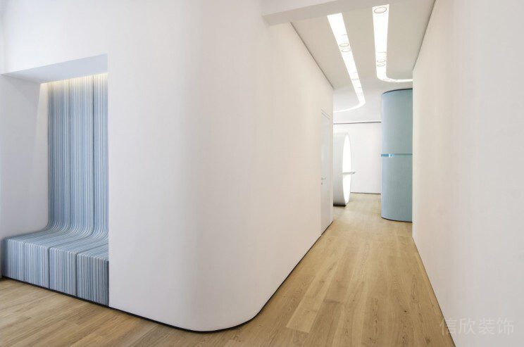 原木風(fēng)辦公室裝修設(shè)計(jì)效果圖弧形簡(jiǎn)約效果