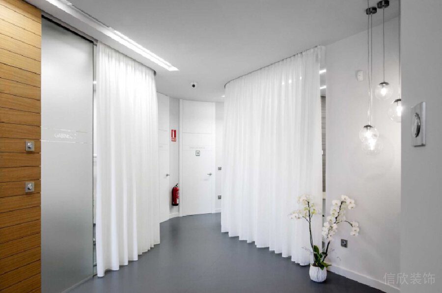 現(xiàn)代簡約風(fēng)裝修設(shè)計白色窗簾隔斷辦公室設(shè)計