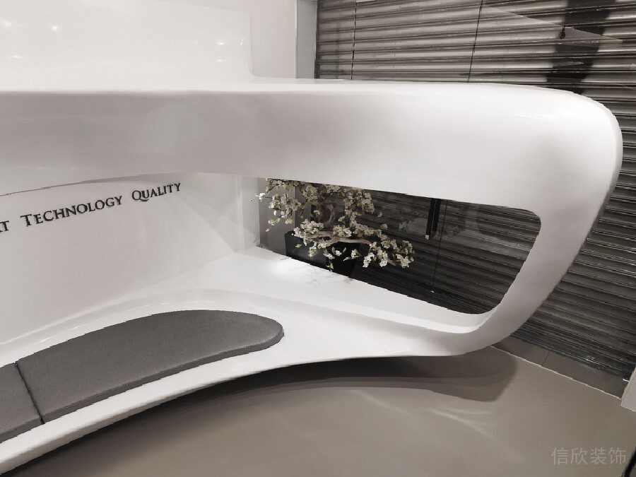 科技沙發(fā)半墻創(chuàng)意設計辦公室效果圖