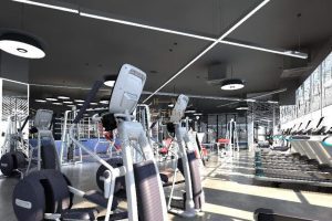 動(dòng)感單車(chē)有氧區(qū)健身房器械裝修陳列簡(jiǎn)約風(fēng)裝修