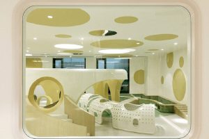 方形鏤空墻體玻璃裝飾效果培訓(xùn)機(jī)構(gòu)裝修設(shè)計(jì)