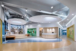 鏤空天花吊頂pvc過(guò)道防滑設(shè)計(jì)兒童培訓(xùn)藝術(shù)機(jī)構(gòu)效果圖