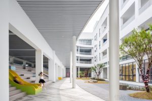 滑梯學(xué)校裝修設(shè)計公共休息區(qū)域樓梯設(shè)計