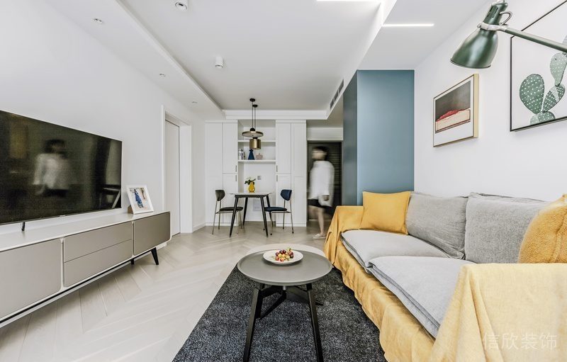 客廳裝修效果圖北歐風(fēng)黃色沙發(fā)木質(zhì)地板裝修設(shè)計(jì)