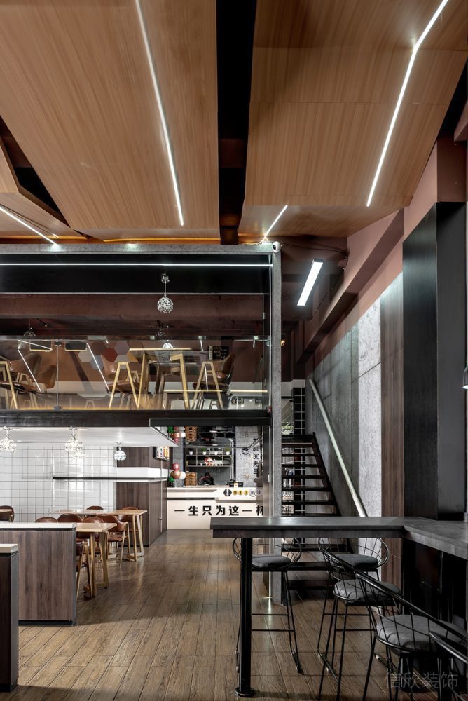 餐飲店鋼結(jié)構(gòu)閣樓裝修設(shè)計