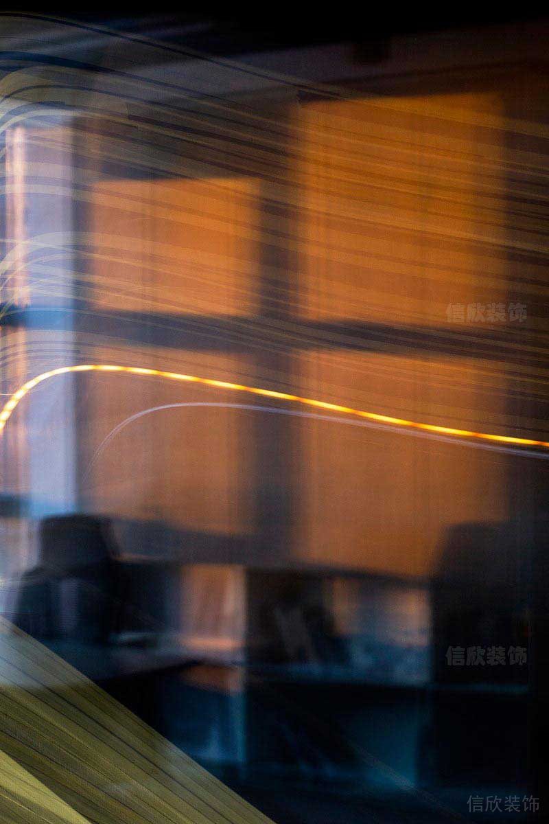 辦公室現(xiàn)代風(fēng)工作區(qū)效果圖