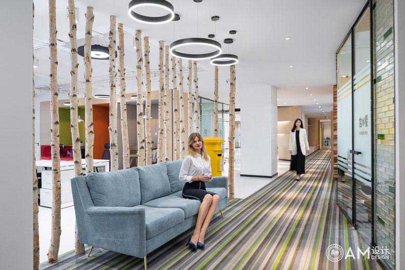 辦公室現(xiàn)代風(fēng)樹木藝術(shù)隔斷沙發(fā)區(qū)效果圖