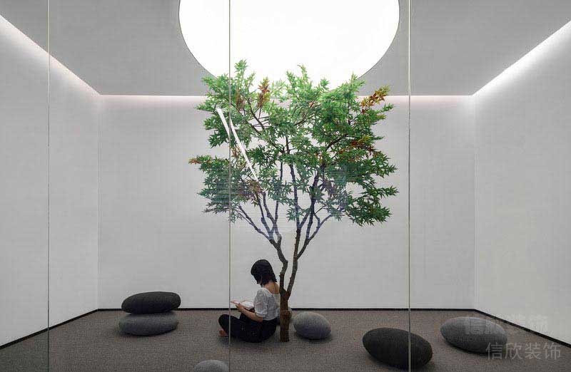 辦公室現(xiàn)代風(fēng)室內(nèi)景觀區(qū)效果圖