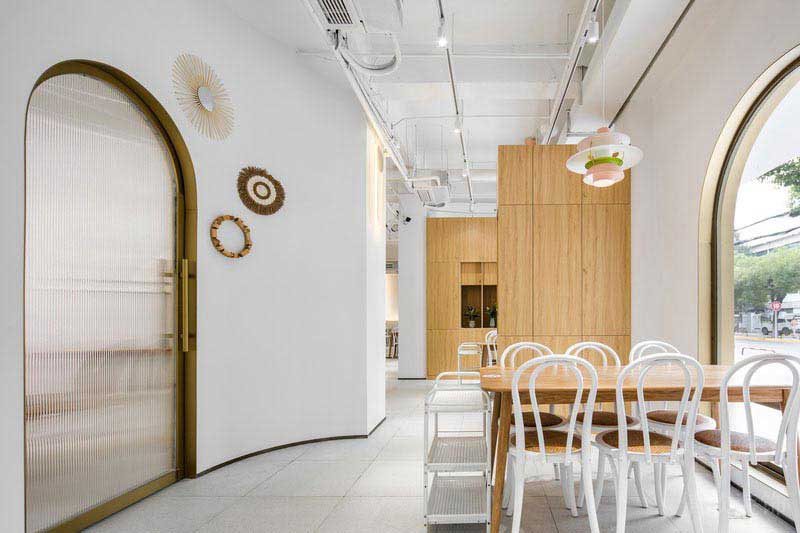 北歐風格餐飲空間用餐區