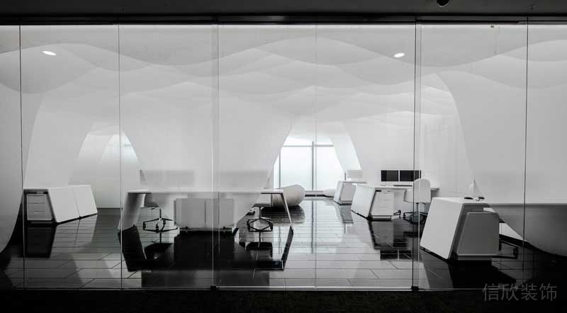 白色波光粼粼的天花吊頂設(shè)計