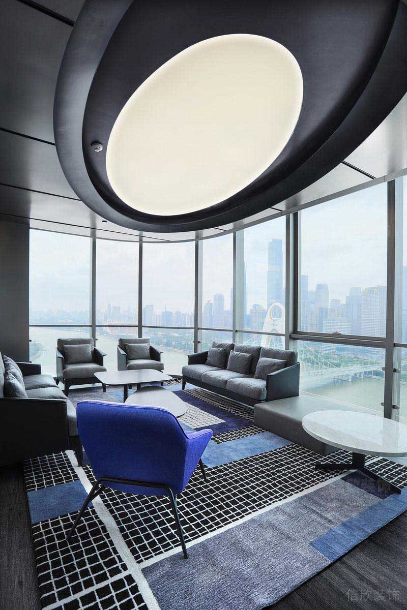 會(huì)客區(qū)黑色橢圓吊頂效果圖