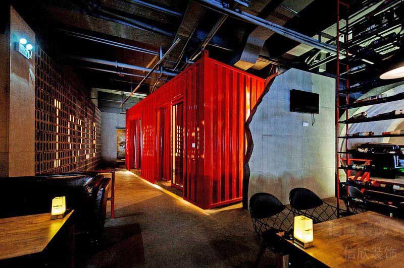 紅色集裝箱客房設計效果圖