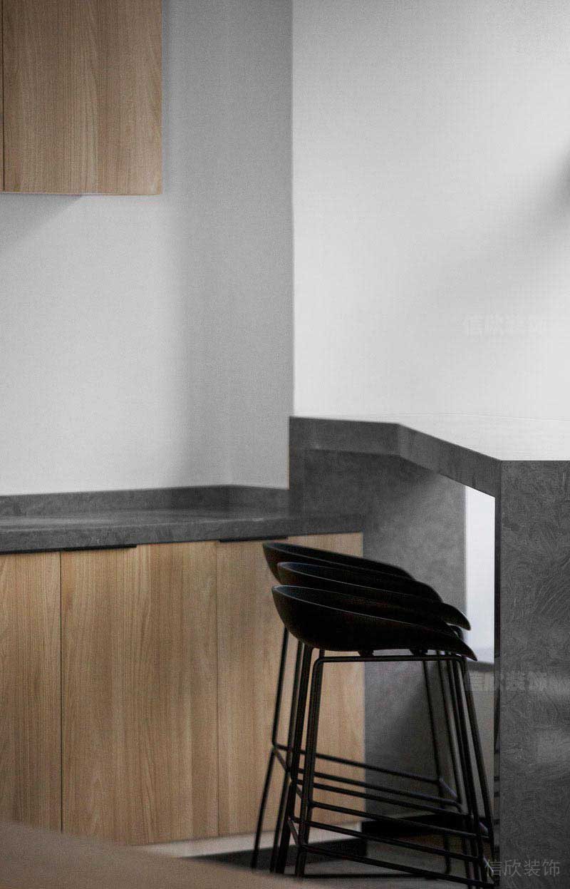 灰色與木紋搭配的吧臺設(shè)計(jì)效果。