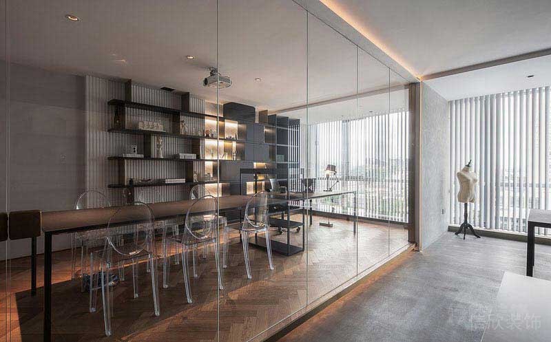 極簡風(fēng)格辦公室通透式會議室