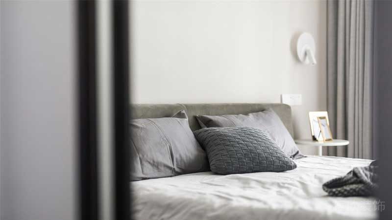 極簡風格家居主人房軟裝