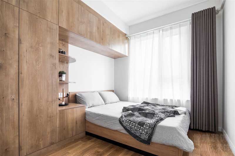 極簡原木風格家庭客房