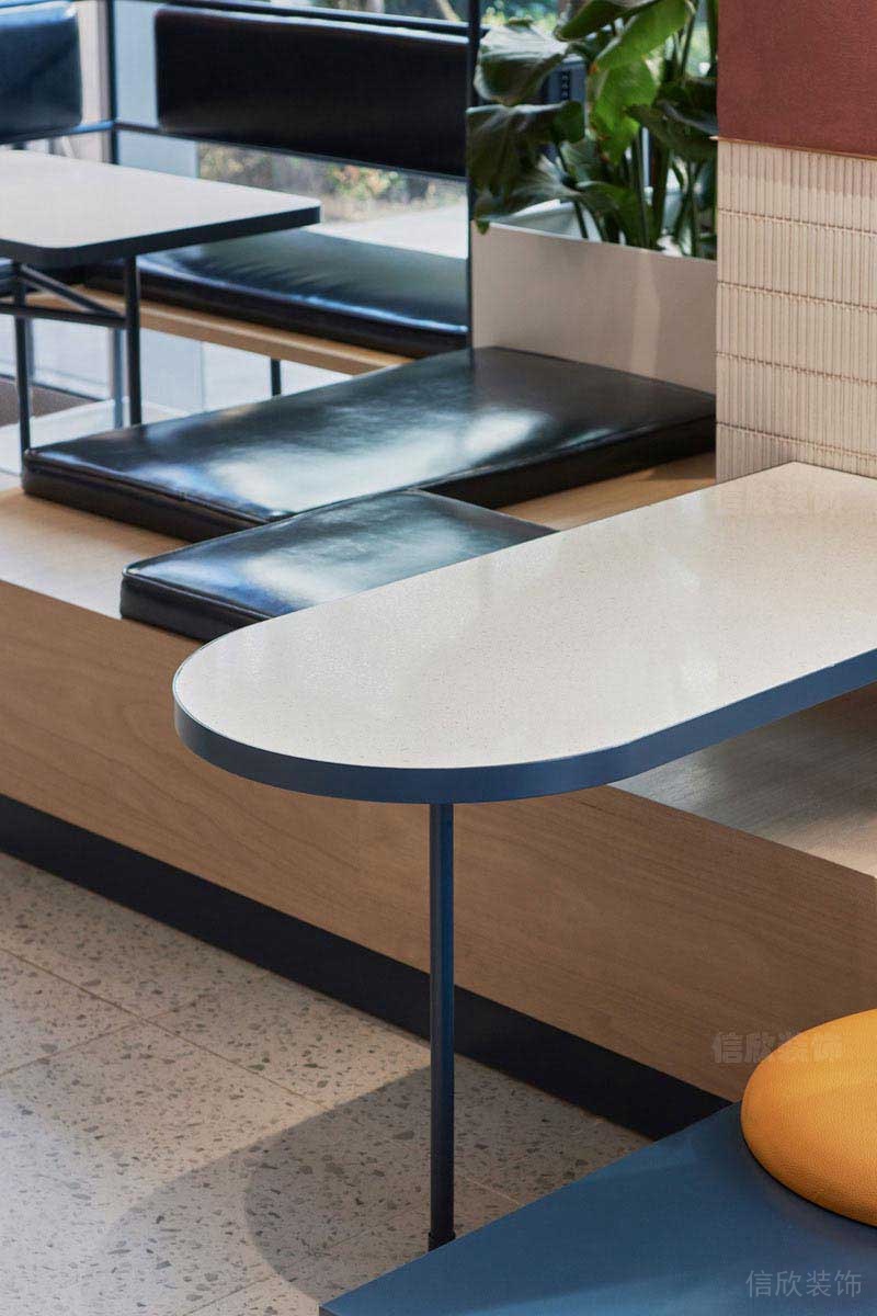 簡易的吧臺餐廳效果設(shè)計(jì)