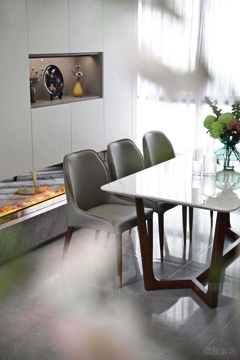 現(xiàn)代風格家居餐廳大理石餐桌