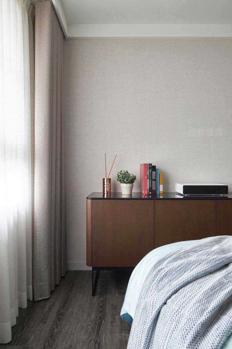 現(xiàn)代風(fēng)格臥室矮柜搭配效果