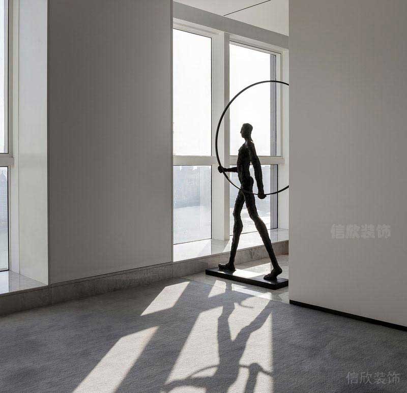 現(xiàn)代極簡辦公室門廊雕塑