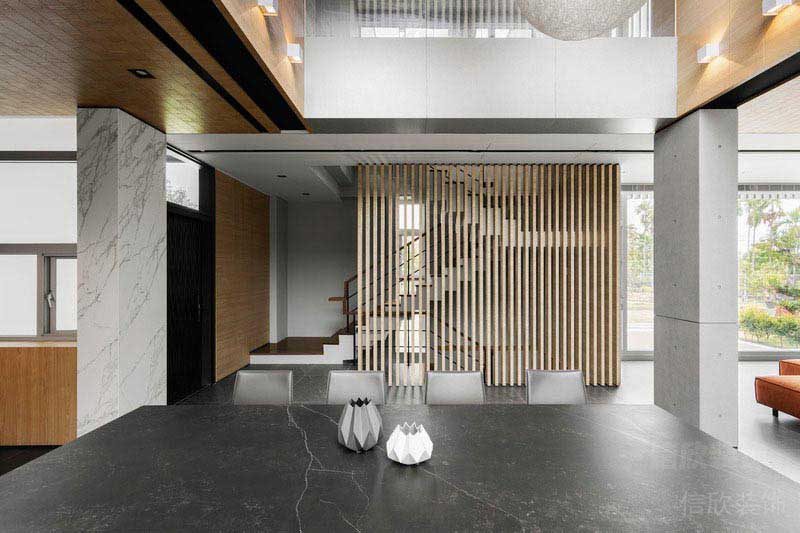 現(xiàn)代原木風(fēng)辦公空間樓梯間