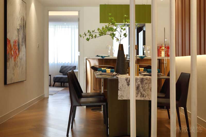 深圳羅湖區(qū)現(xiàn)代輕奢風200平方家庭住房裝修餐廳家具