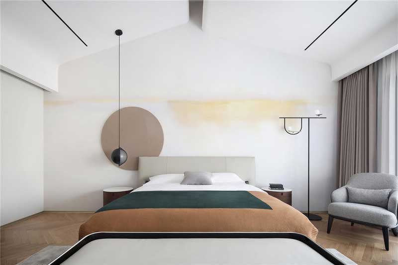 深圳龍華區(qū)現(xiàn)代中式風(fēng)格舊房裝修改造完工后實景圖主臥