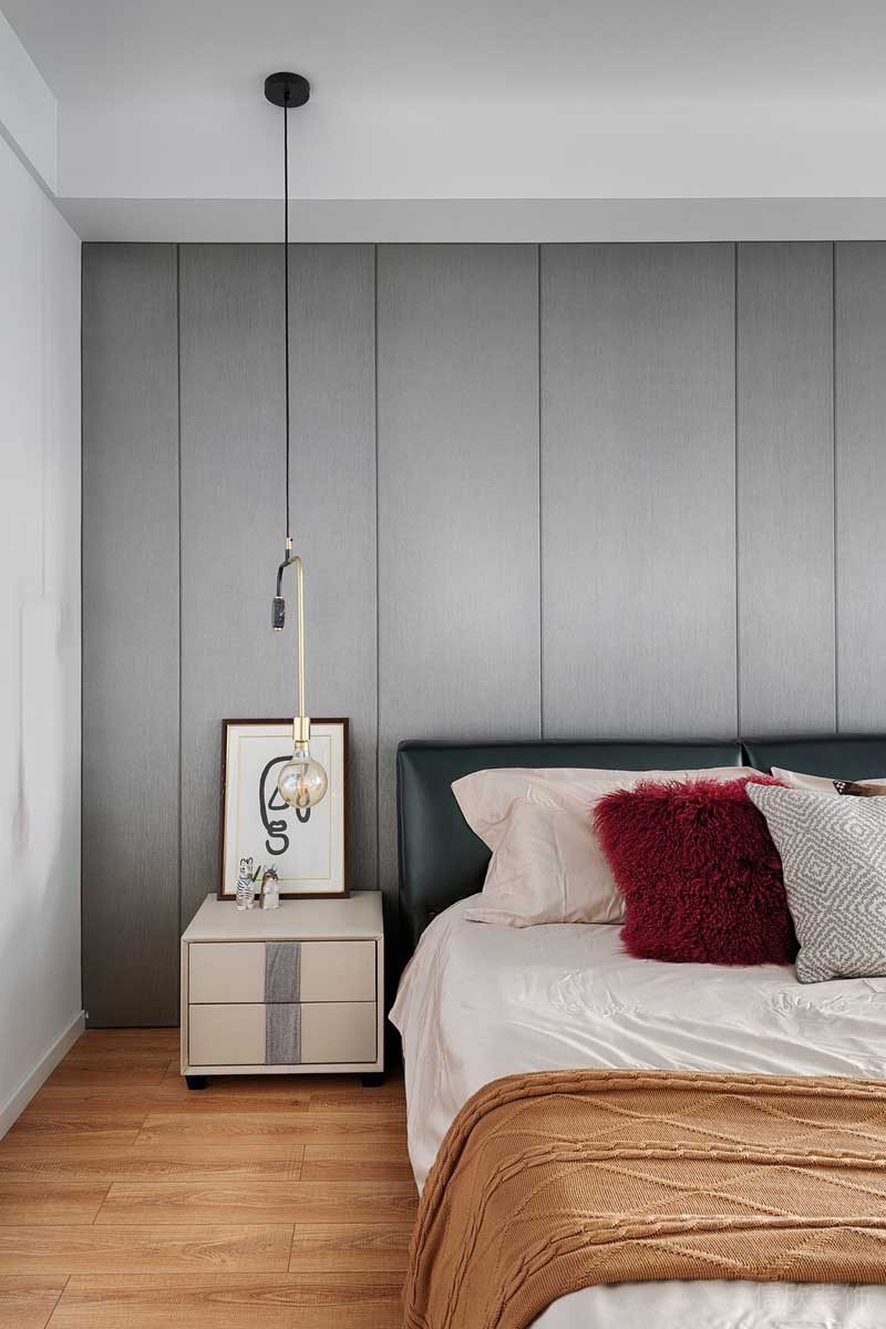 深圳羅湖北歐簡約風(fēng)家庭全包裝修施工案例主臥床頭背景墻