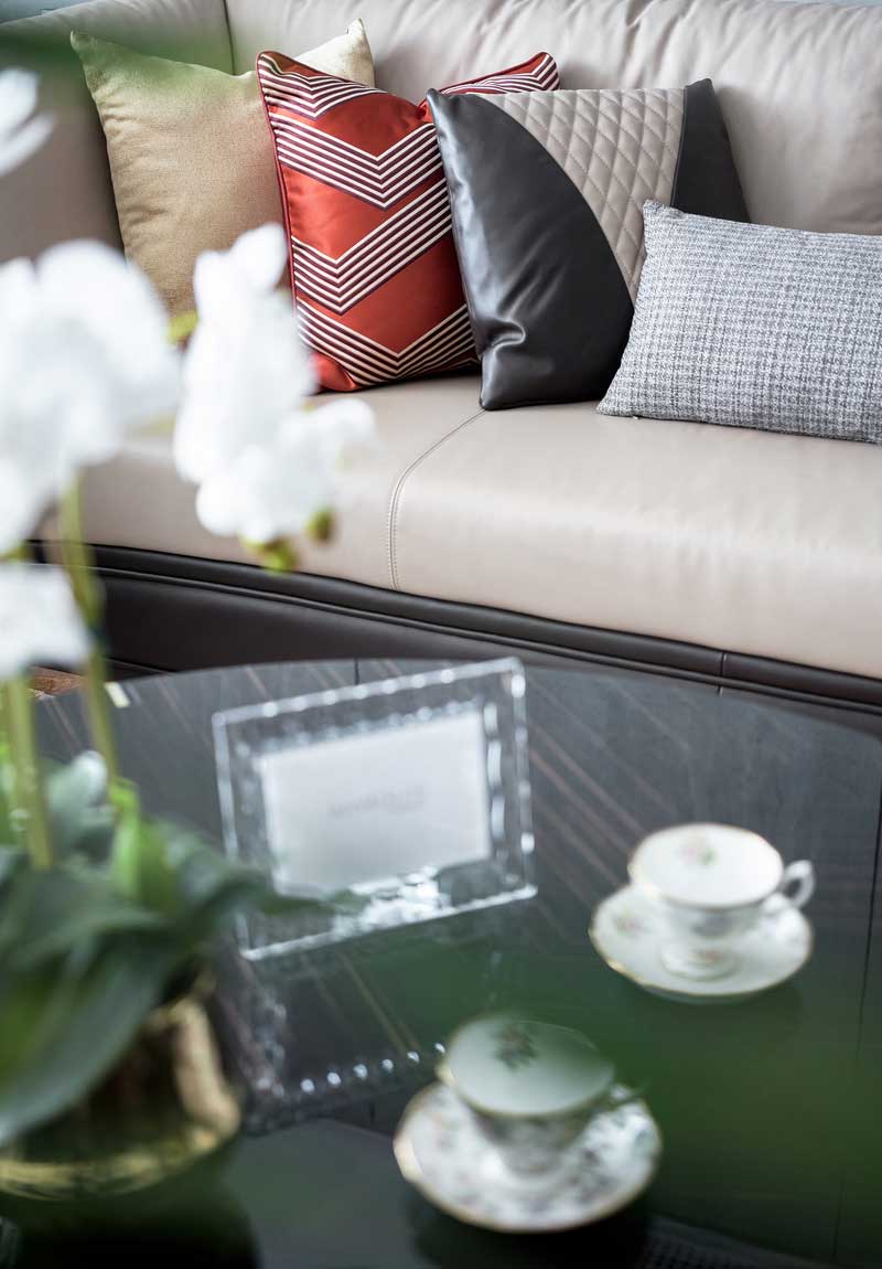 深圳羅湖現(xiàn)代輕奢風(fēng)格裝修客廳飾品 深圳羅湖現(xiàn)代輕奢風(fēng)格裝修客廳飾品