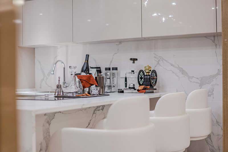 深圳龍崗中心城現(xiàn)代輕奢風(fēng)格家裝新房三居室裝修西廚