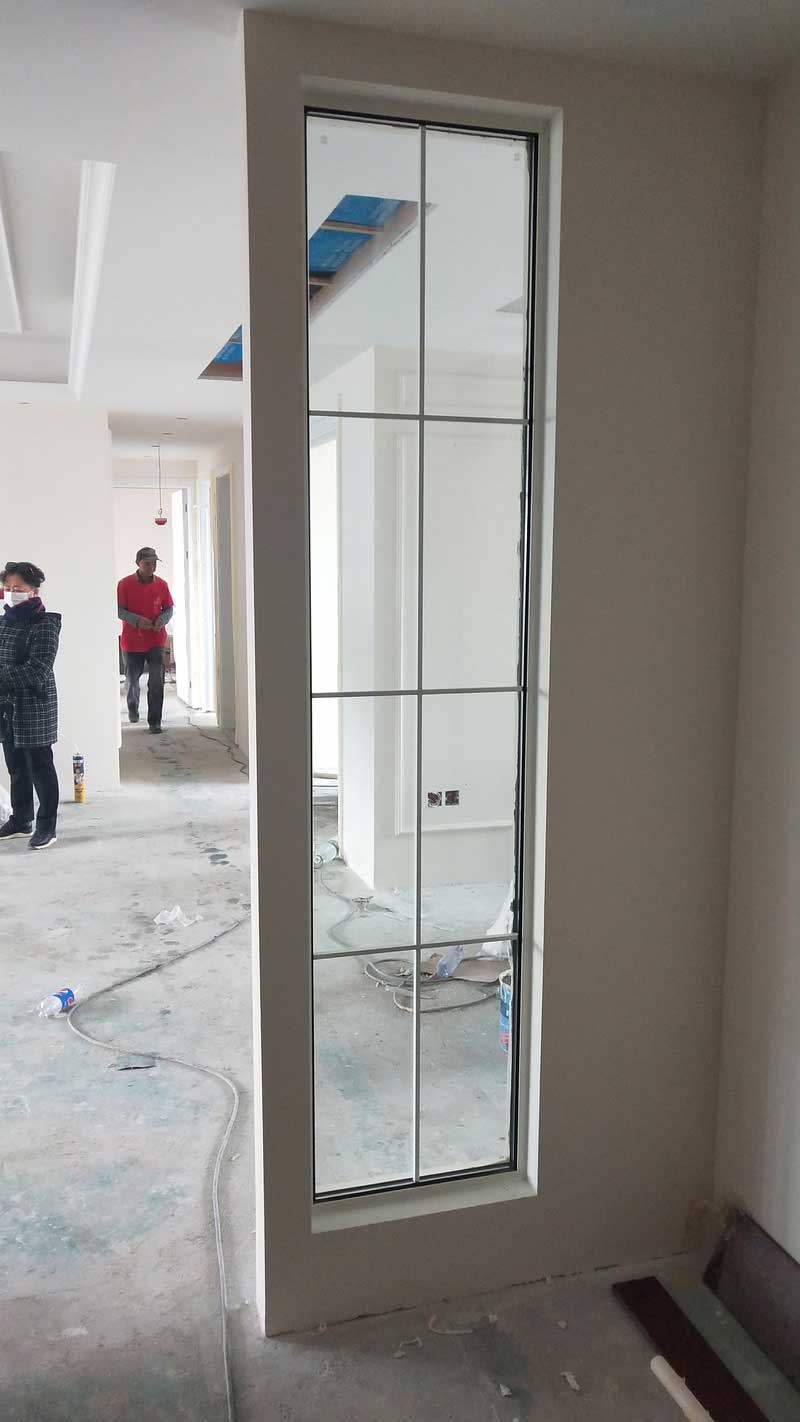 施工現場：做好框架，定制的屏風到了，安裝完畢，和整體毫無違和感。