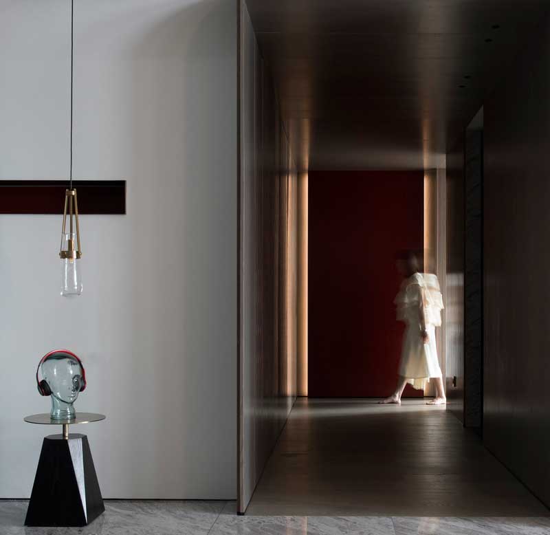 深圳南山區(qū)南油現(xiàn)代中式二手房翻新裝修過道