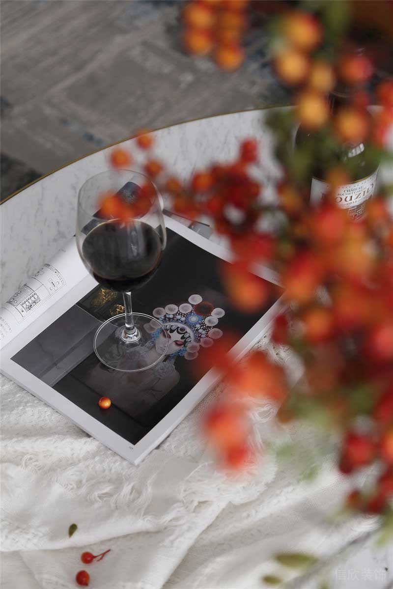 深圳寶安意式輕奢風100平方三房裝修施工藝術配飾 深圳寶安意式輕奢風100平方三房裝修施工藝術配飾