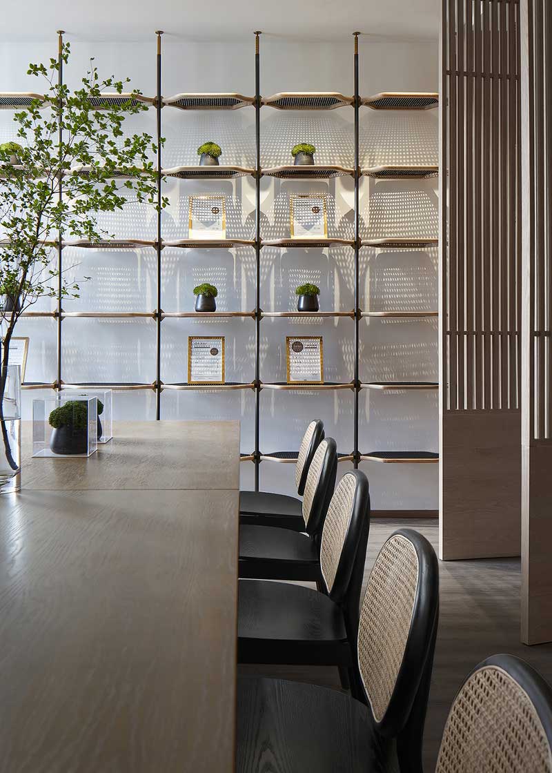 深圳龍華觀瀾新中式辦公室裝修大會(huì)議室家具組合 深圳龍華觀瀾新中式辦公室裝修大會(huì)議室家具組合