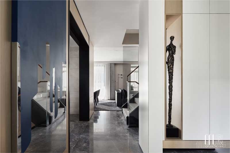 極致純粹的細節,簡約大氣的線條構建,唯美而寧靜的神態為空間成就了一道莊嚴的天際線,神秘而優雅的銅制藝術品散發著探尋生命的力量,人性自醒,讓宇宙擁有無限可能。 極致純粹的細節,簡約大氣的線條構建,唯美而寧靜的神態為空間成就了一道莊嚴的天際線,神秘而優雅的銅制藝術品散發著探尋生命的力量,人性自醒,讓宇宙擁有無限可能。