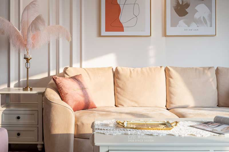 拍攝至下午正好趕上了一縷陽光灑進室內，趕緊抓拍幾張