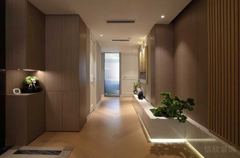 深圳羅湖區(qū)現(xiàn)代輕奢風200平方家庭住房裝修起居室過道