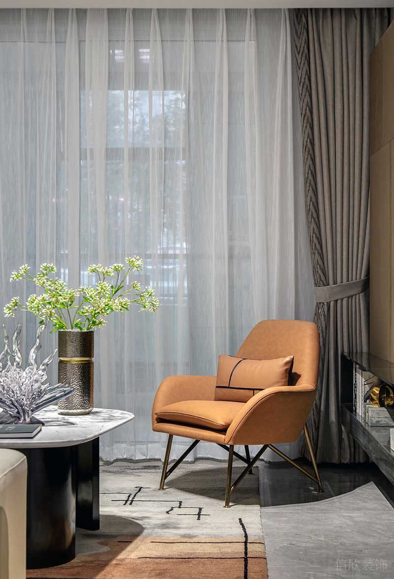 深圳鹽田區(qū)現(xiàn)代輕奢風(fēng)家庭住房裝修設(shè)計案例橙色休閑椅 深圳鹽田區(qū)現(xiàn)代輕奢風(fēng)家庭住房裝修設(shè)計案例橙色休閑椅